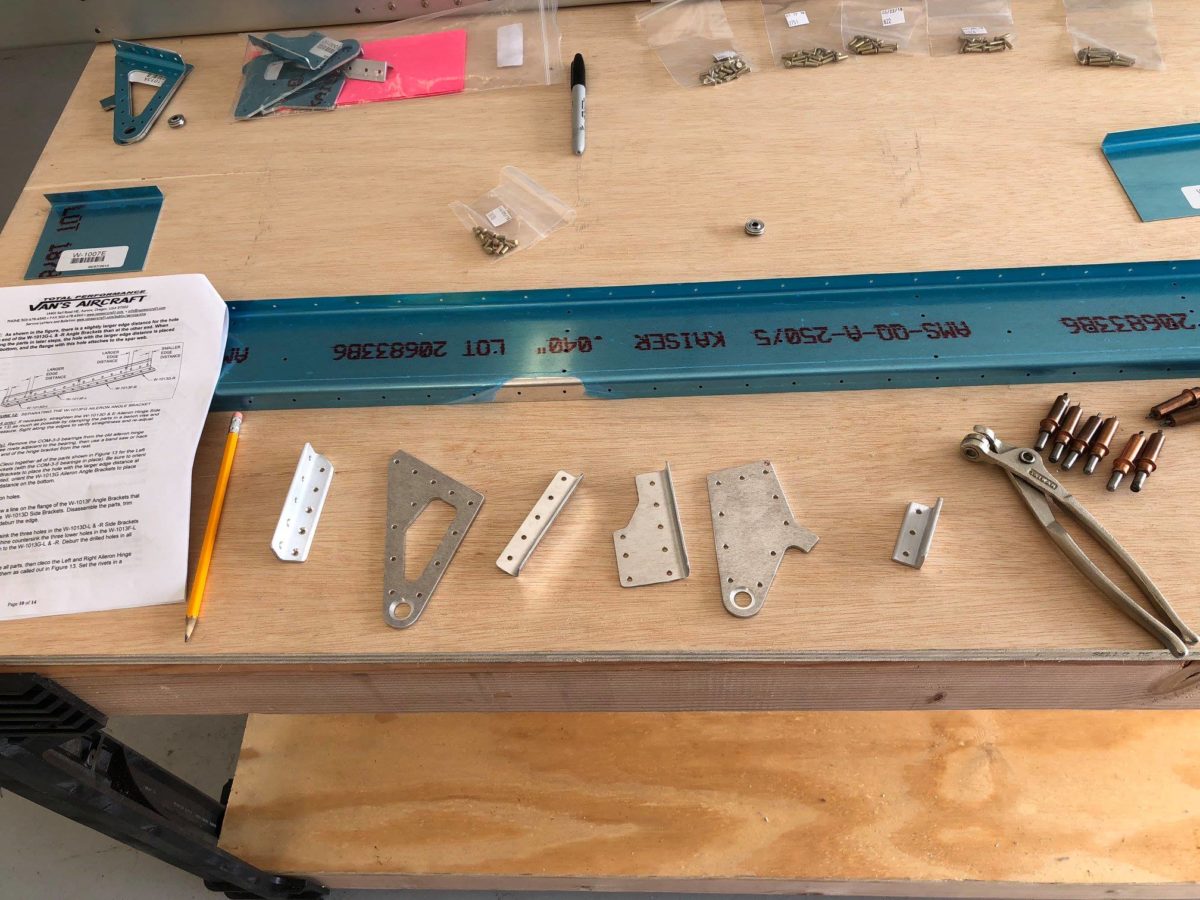 Wings, rear spar, aileron brackets