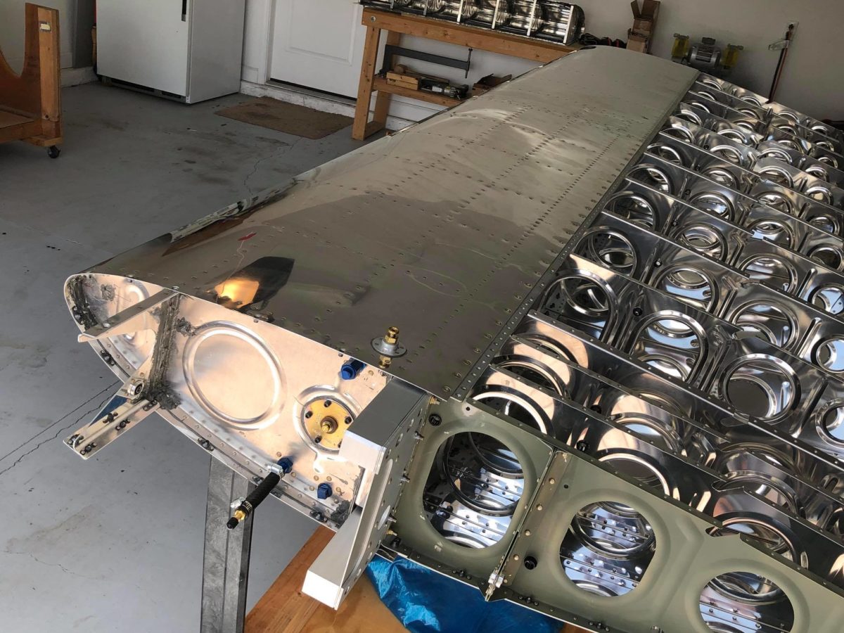 Wings, fuel tanks installation