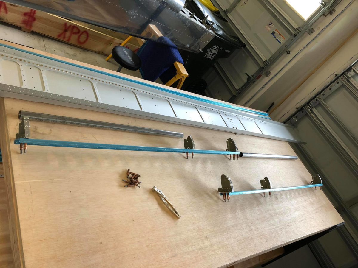 Wings, ailerons assembly